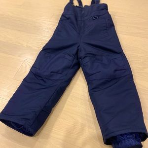 Super comfy and warm kid’s ski overall
